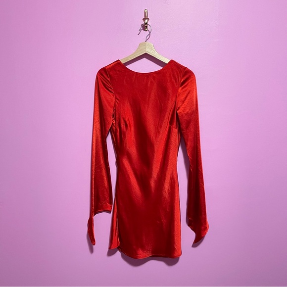 MESHKI Davina Red Satin Long Sleeve Open Back Mini Dress Small NWT - Picture 2 of 15